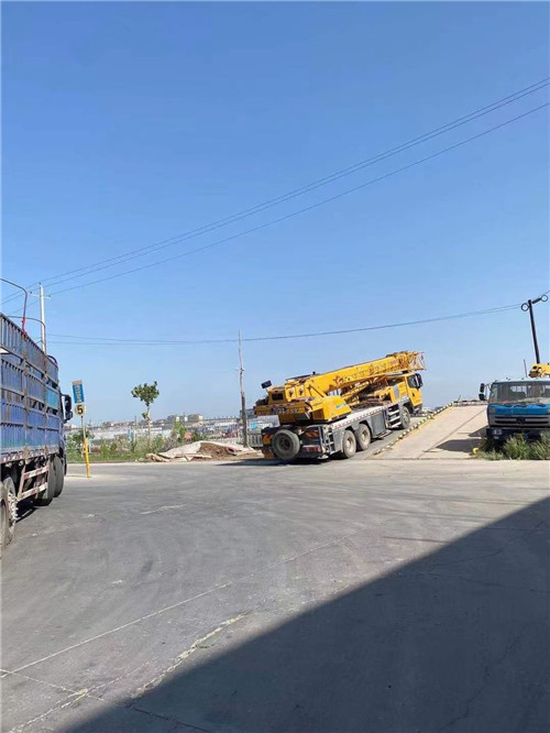 甘德县25吨吊车的租赁价格大概是多少？